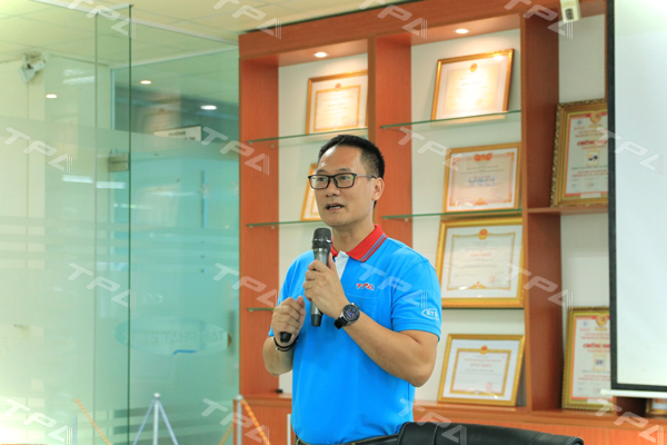 Anh Nguyễn Hữu Thành – Giám đốc SBU WLS đứng lớp đào tạo